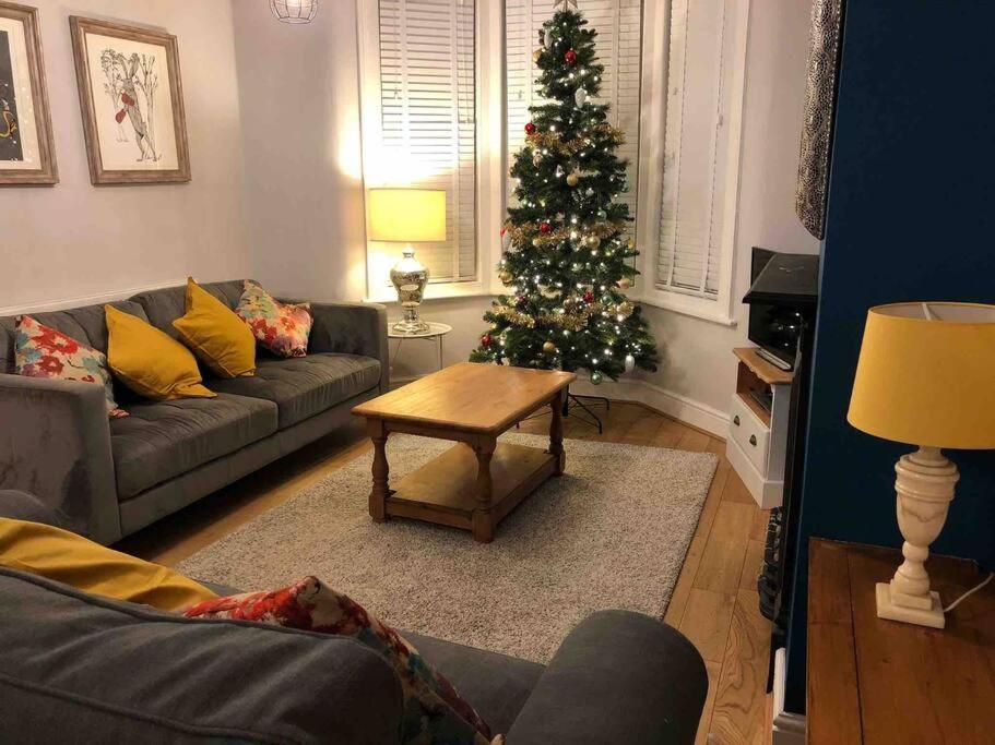 Gloucester Rd 2 Mins Away - Fab, New, Trendy House 브리스틀 외부 사진