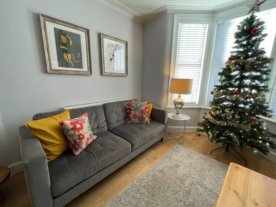 Gloucester Rd 2 Mins Away - Fab, New, Trendy House 브리스틀 외부 사진