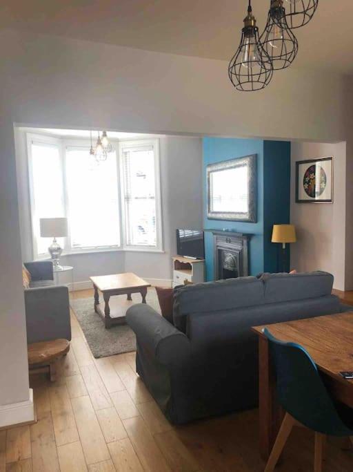 Gloucester Rd 2 Mins Away - Fab, New, Trendy House 브리스틀 외부 사진