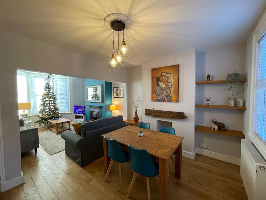 Gloucester Rd 2 Mins Away - Fab, New, Trendy House 브리스틀 외부 사진
