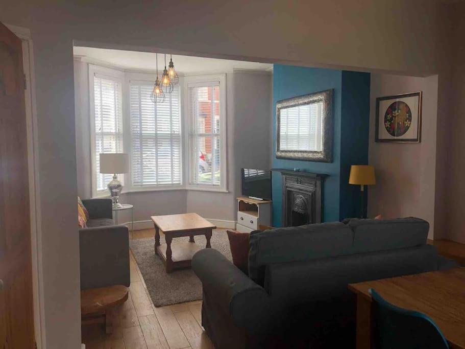 Gloucester Rd 2 Mins Away - Fab, New, Trendy House 브리스틀 외부 사진